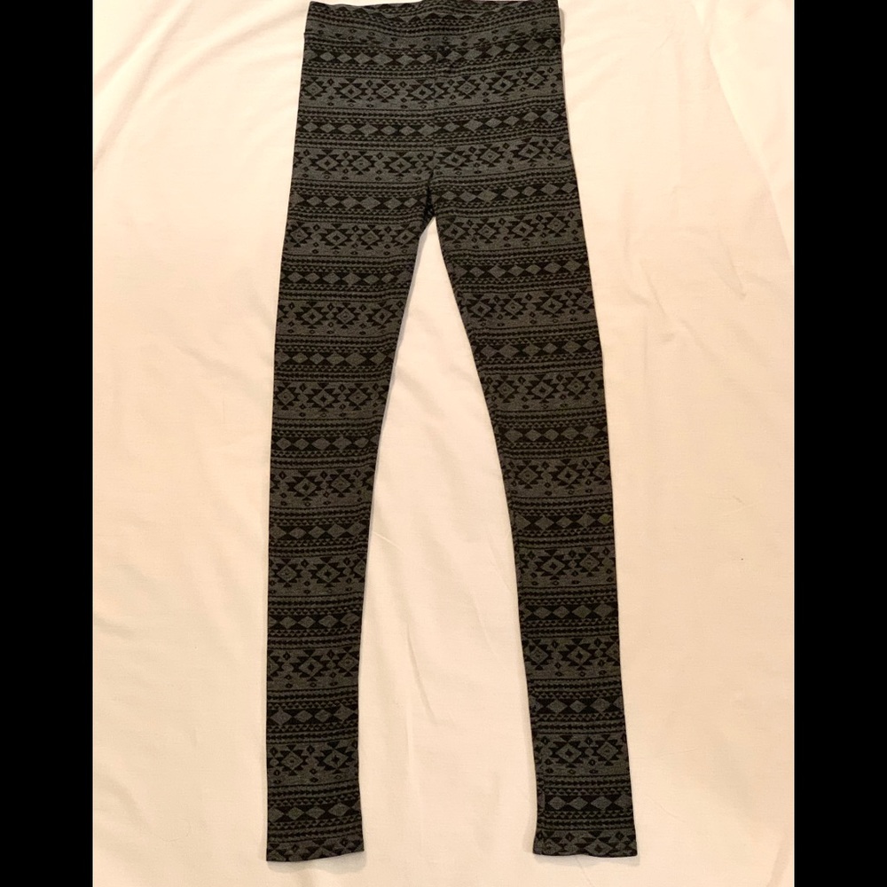 AEO Gray/Black Patterned Ribbed Leggings - Picture 2 of 6